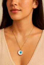 CORRENTE COM PINGENTE OLHO GREGO - BANHO OURO AMARELO - Imagem 2